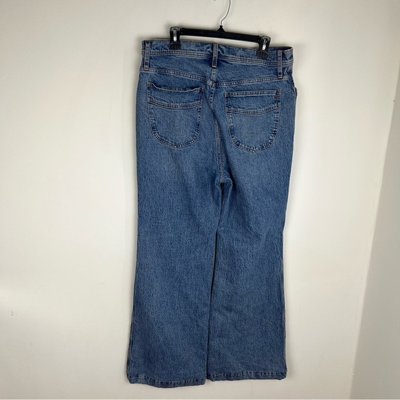 Madewell 11" High-Rise Flare Jeans in Erickson Wash Stitched Pocket Size 32 - Picture 5 of 9